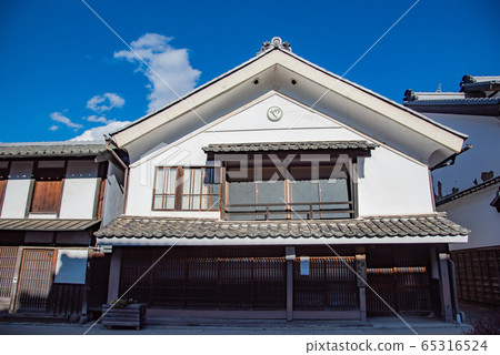 長野縣富美市上野宿城市景觀丸屋的白牆三角屋頂 65316524