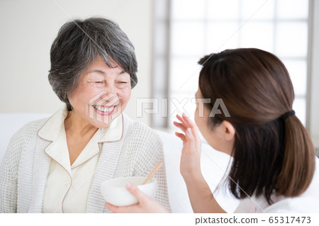 護理高級女人 護理高級女人 65317473