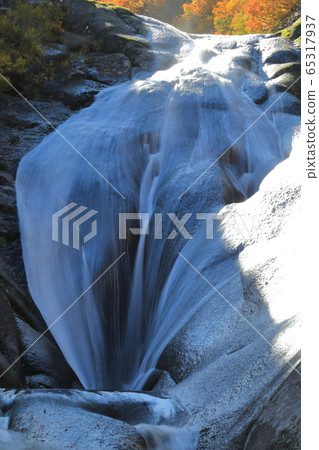 托託山谷的秋天 65317937