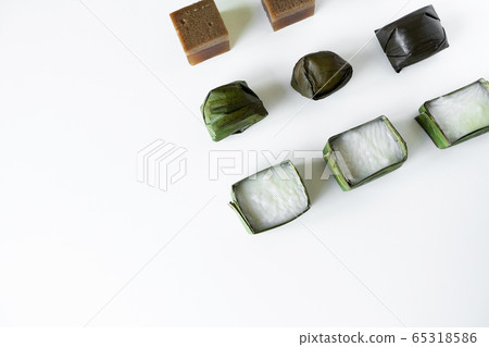 Malaysian food. chocolate jelly, kuih koci, and 65318586