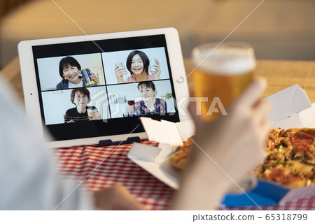 Online drinking party image Online drinking party image 65318799