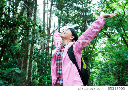 Mountaineering women mountain girl trekking mountain climbing outdoor hiking 65318903