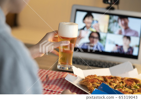 家庭飲酒在線酒會形象 家庭飲酒在線酒會形象 65319043