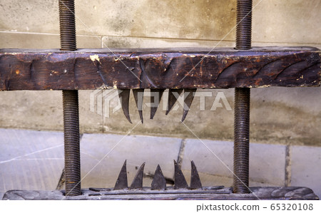 Medieval instrument of torture Medieval instrument of torture 65320108