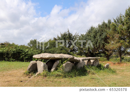 Dolmen - gallery grave of Ile Grande, Brittany 65320378