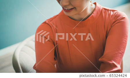 female, females, lady 65324424