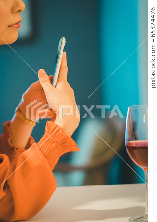 女生 女孩 女性 65324476