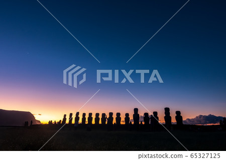 Early in the morning at Ahu Tongariki 65327125