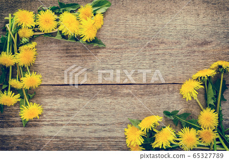Dandelion flowers, background Dandelion flowers, background 65327789