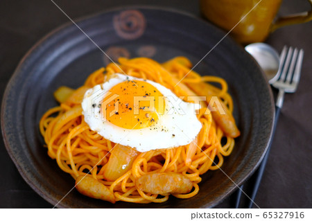 Neapolitan  65327916