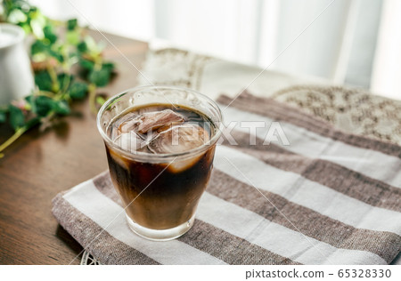 Ice cafe au lait 65328330