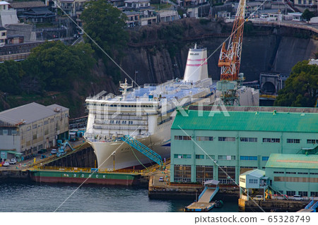 Mitsubishi Nagasaki Shipyard No. 3 dock and large ferry 65328749