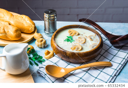 Mushroom soup3 65332434
