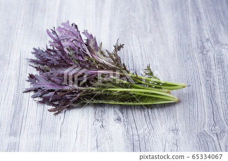 Purple mustard Purple mustard 65334067