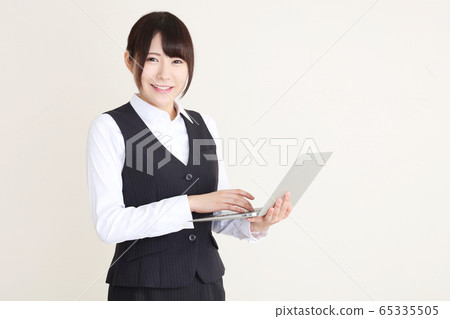 Business woman desk work 65335505