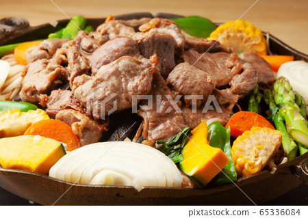 Genghis Khan pot Genghis Khan pot 65336084