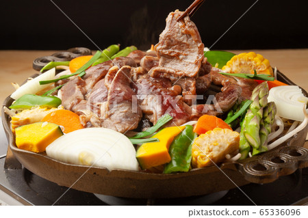 Genghis Khan pot 65336096