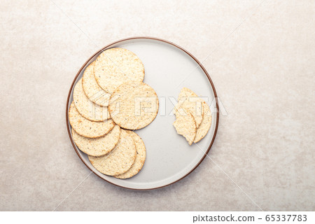 Free From Gluten Crackers 65337783