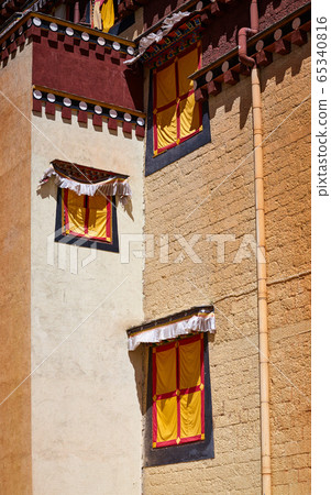 Architecture details of the Songzanlin Monastery, 65340816