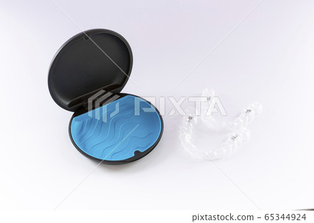 謹慎的煙嘴式正畸 65344924