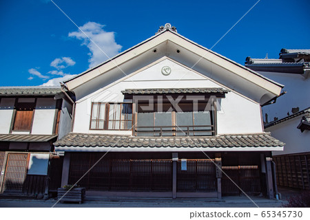 長野縣富美市上野宿城市景觀丸屋的白牆三角屋頂 長野縣富美市上野宿城市景觀丸屋的白牆三角屋頂 65345730