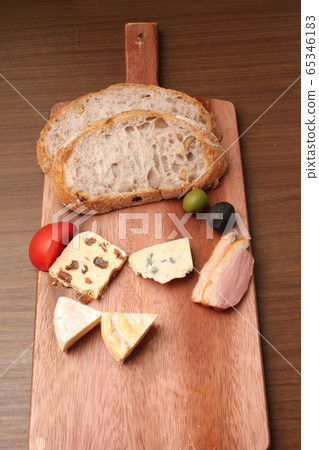 Cheese platter 65346183