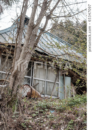 Ruins of an extinct village 65347097