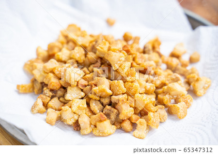 crispy pork crackling food for eat 65347312