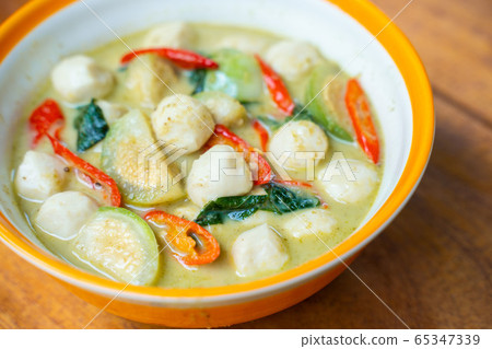 fish ball in green curry spicy soup 65347339