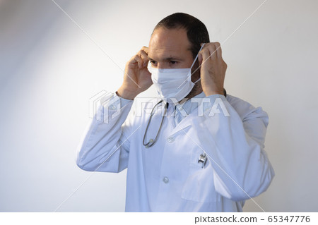 Healthcare worker during coronavirus covid19 pandemic 65347776