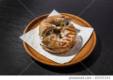 Bagel bread Bagel Sandwich 65355333