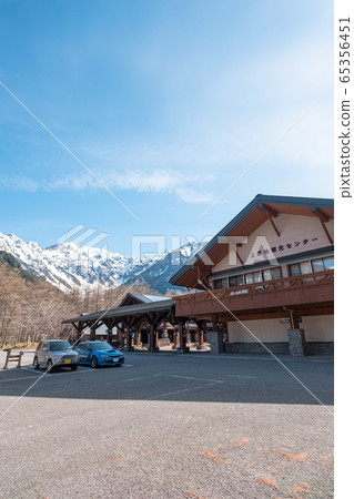 Kamikochi Bus Terminal (early May / morning) Kamikochi Bus Terminal (early May / morning) 65356451