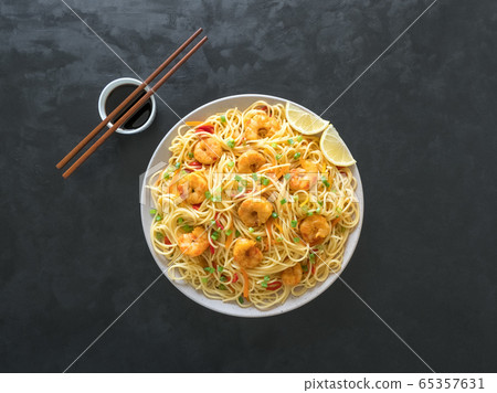 Prawn Schezwan Noodles with vegetables 65357631