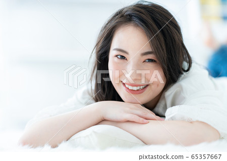 Woman room relaxing Woman room relaxing 65357667