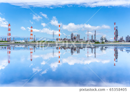Yokkaichi factory and puddle 65358405