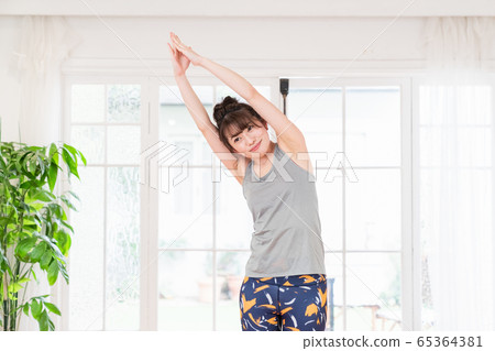 Female yoga fitness home 65364381