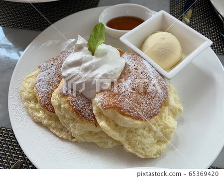 Shuffle pan cake Shuffle pan cake 65369420