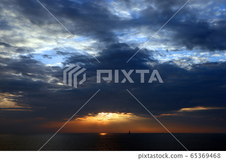 夕陽在烏雲1 65369468