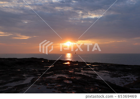 夕陽在烏雲1 65369469