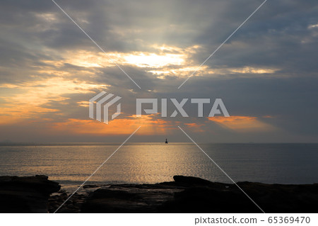 夕陽在烏雲1 65369470