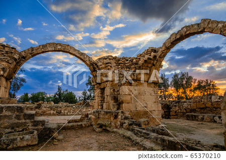 The Byzantine Saranta Kolones, Forty columns 65370210