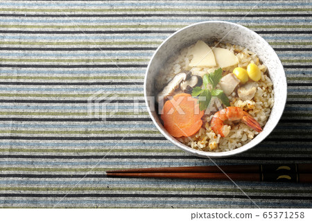 Boiled rice 65371258