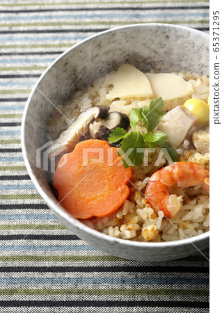 Boiled rice 65371295