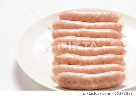 Wiener sausage. (White plate, white background) 65372858