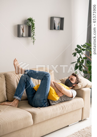 Effects of social isolation Effects of social isolation 65373906