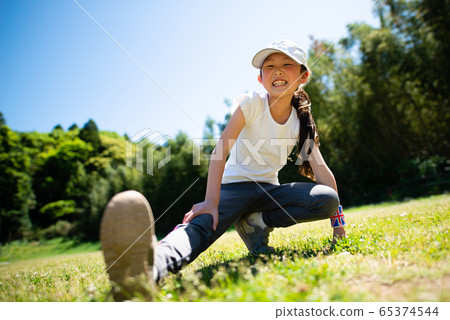 做準備鍛煉的女孩 做準備鍛煉的女孩 65374544