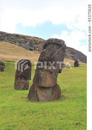 Easter Island, Moai, Rano Lalakh 65375626