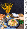 Carbonara Spaghetti 65375707