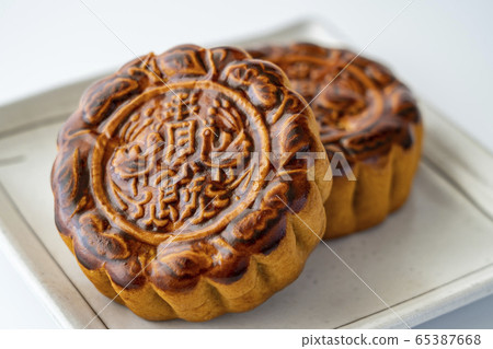 Tsukimochi Chinese confectionery white background Tsukimochi Chinese confectionery white background 65387668