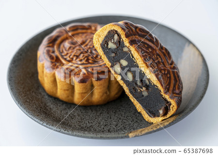 Tsukimochi Chinese confectionery white background Tsukimochi Chinese confectionery white background 65387698